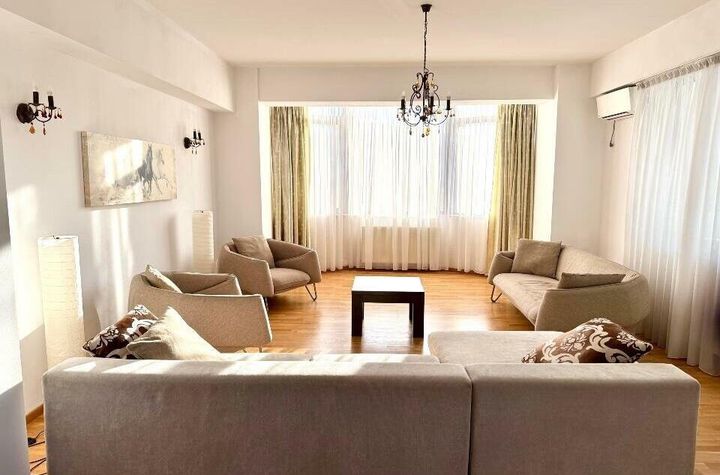 5-room apartment, 4 bedrooms, garage, Kiseleff, Aviatorilor metro anunturi imobiliare Bucuresti