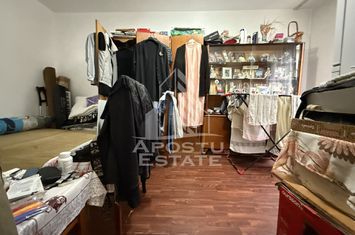 Apartament cu 2 camere, etajul 1, zona Sagului anunturi imobiliare Timis