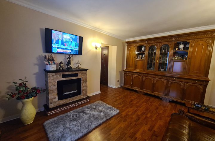 Apartament 2 camere de vanzare TARGU-JIU - Gorj anunturi imobiliare Gorj