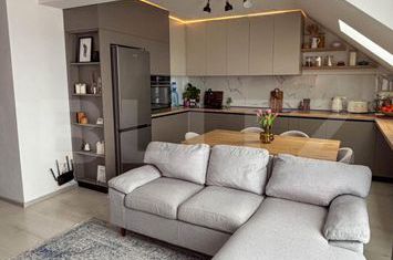 Apartament 3 camere de vanzare BACIU - Cluj anunturi imobiliare Cluj