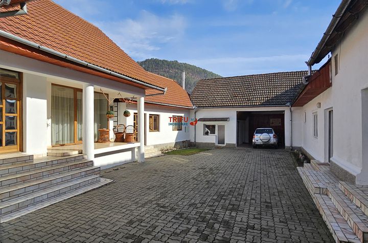 Casă - 7 camere de vanzare CENTRAL - Alba anunturi imobiliare Alba