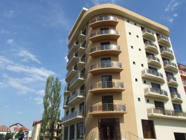 "Cora" face un hotel cu 14 etaje în Braşov