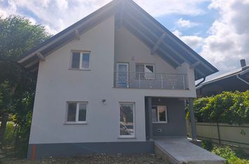 Vilă - 5 camere de vanzare RADAUTI - Suceava anunturi imobiliare Suceava