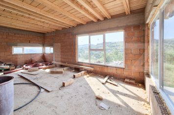 Casă - 4 camere de vanzare SUCEAGU - Cluj anunturi imobiliare Cluj
