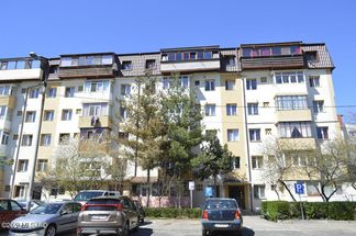 Apartament 3 camere de vânzare Arges - Banat
