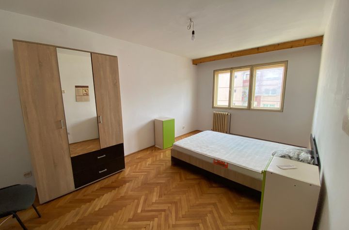 Apartament 4 camere de vanzare VASILE AARON - Sibiu anunturi imobiliare Sibiu