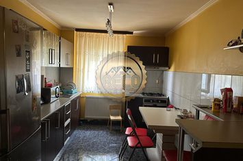 Apartament 4 camere de vanzare ROGERIUS - Bihor anunturi imobiliare Bihor