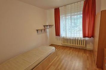 Apartament 3 camere, etajul 1, zona Grigorescu anunturi imobiliare Cluj
