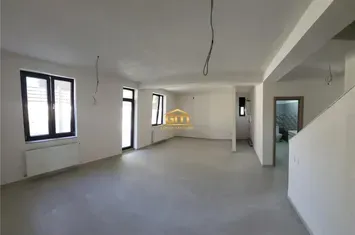 Casă - 4 camere de vanzare VLADESTI - Valcea anunturi imobiliare Valcea