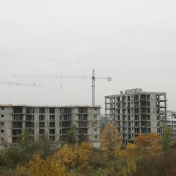 Locuinţe „finalizate” la tribunal