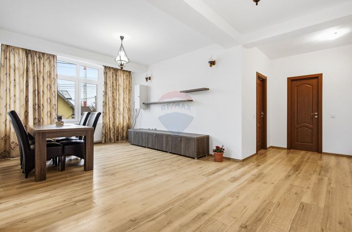 Apartament spațios cu 5 camere de vânzare I Comision 0% anunturi imobiliare Iasi