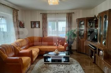Vilă - 8 camere de vanzare MARGINEA - Suceava anunturi imobiliare Suceava
