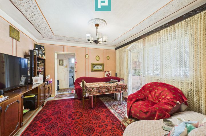 Apartament 3 camere la Polivalenta anunturi imobiliare Arad