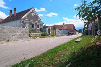 Casă - 4 camere de vanzare PORUMBACU DE SUS - Sibiu anunturi imobiliare Sibiu