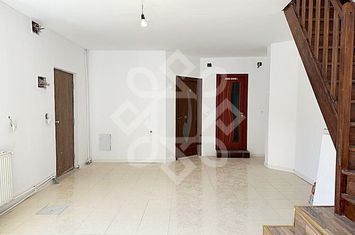 Apartament 3 camere de vanzare ULTRACENTRAL - Bihor anunturi imobiliare Bihor