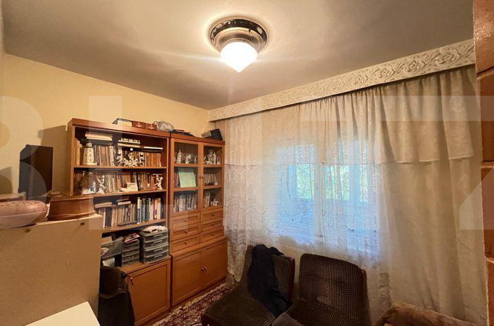 Apartament 4 camere de vanzare BOTOSANI - Botosani anunturi imobiliare Botosani