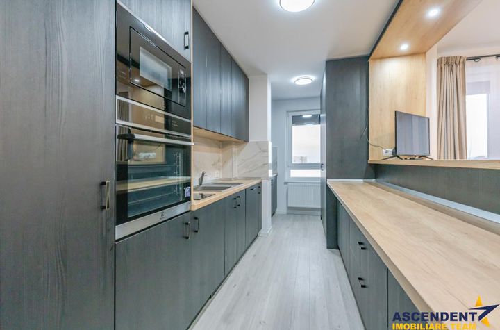 Apartament 3 camere de vanzare TRACTORUL - Brasov anunturi imobiliare Brasov