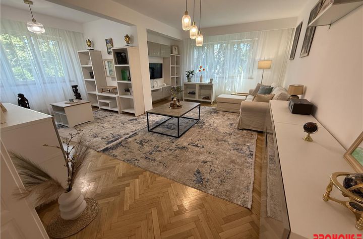 Apartament 3 camere de vanzare ULTRACENTRAL - Bacau anunturi imobiliare Bacau