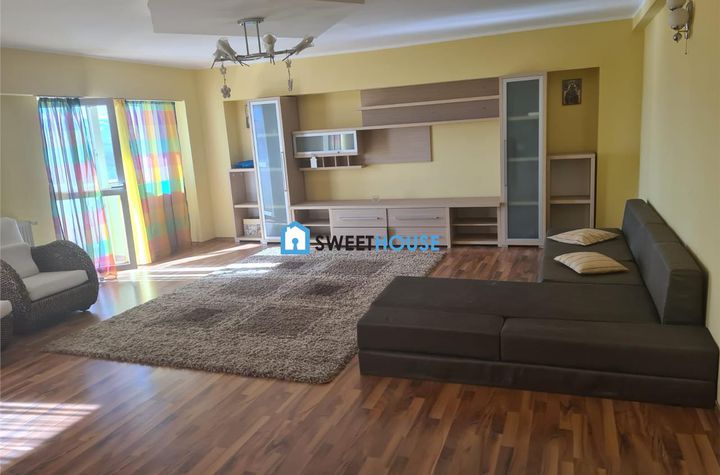 Apartament 4 camere de vanzare EST - Brasov anunturi imobiliare Brasov