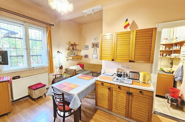 Casa cu 3 camere, intr-un imobil 2 apartamente, zona Parcului Central anunturi imobiliare Cluj