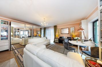 Apartament 2 camere de vanzare TRACTORU - Brasov anunturi imobiliare Brasov