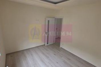 Apartament 2 camere, etaj 1, de vanzare in Busteni anunturi imobiliare Prahova