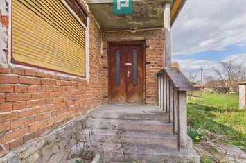 Casă cu teren de 1800 mp, în Buteni, Arad anunturi imobiliare Arad