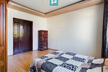 Apartament 2 camere la curte - Biserica sarbească anunturi imobiliare Arad