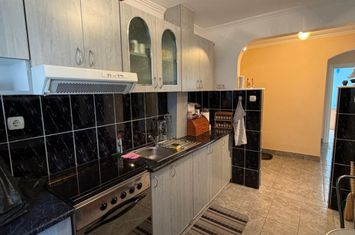 Apartament 4 camere de vanzare RADAUTI - Suceava anunturi imobiliare Suceava