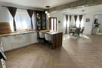 Vilă - 5 camere de vanzare ORASTIE - Hunedoara anunturi imobiliare Hunedoara