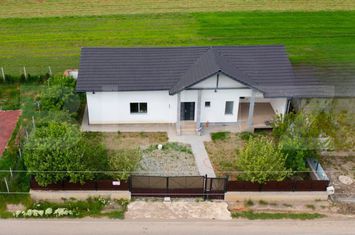 Casă - 4 camere de vanzare AMPOITA - Alba anunturi imobiliare Alba