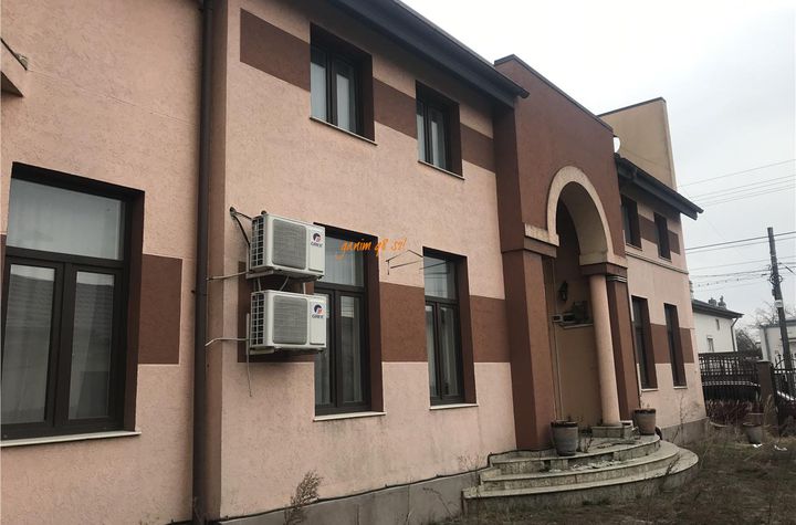 Vilă - 6 camere de vanzare CENTRAL - Vrancea anunturi imobiliare Vrancea