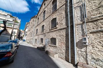 Magazie de tutun emblematică, 4 etaje, 828 mp anunturi imobiliare Grecia