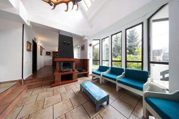 Vilă spațioasă de vânzare în Predeluț, Bran | 2000mp anunturi imobiliare Brasov