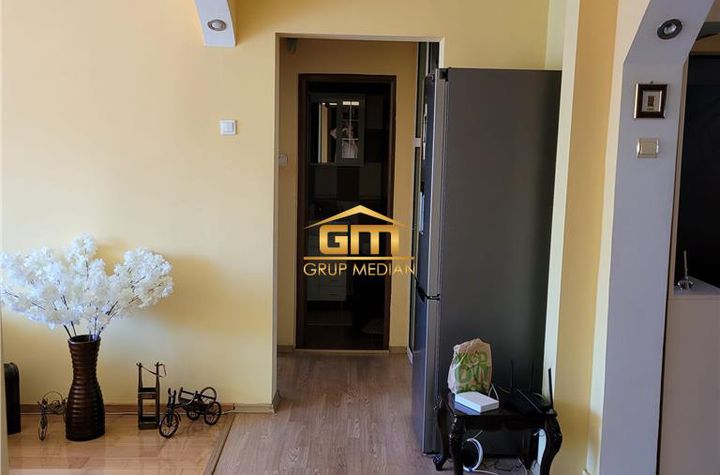 Apartament 4 camere de vanzare OSTROVENI - Valcea anunturi imobiliare Valcea