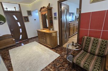Apartament 4 camere de vanzare GEORGE ENESCU - Suceava anunturi imobiliare Suceava
