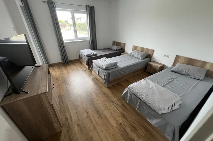 Cazare muncitori, regim hotelier. 375 E + TVA/lună. Comision 0 anunturi imobiliare Bihor