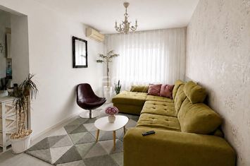 Apartament vanzare, 3 camere mobilat zona strazii Traian Lalescu anunturi imobiliare Bihor