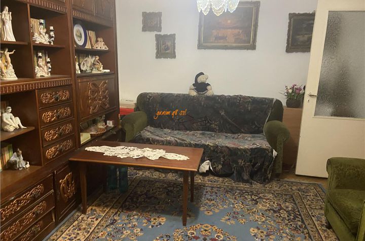 Apartament 3 camere de vanzare SUD - Vrancea anunturi imobiliare Vrancea
