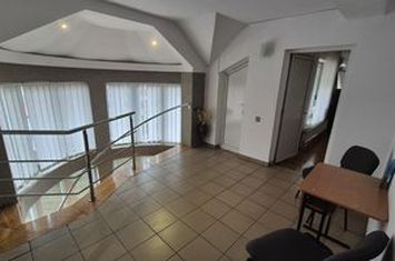 Casă - 7 camere de vanzare TARGU-JIU - Gorj anunturi imobiliare Gorj
