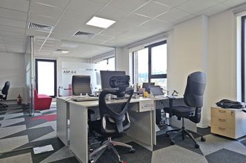 Spatiu modern de birouri, mobilat, terasa, parcari anunturi imobiliare Cluj