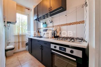 Apartament 3 camere cu parcare Astra anunturi imobiliare Brasov