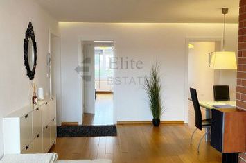Apartament spatios cu 4 camere de inchiriat | Pietonala Oradea anunturi imobiliare Bihor