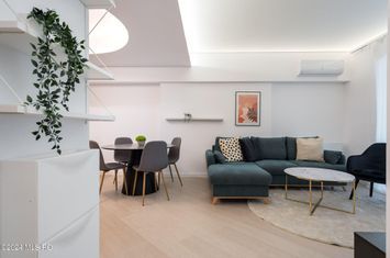 Apt 3 camere cu 2 locuri subterane - mobilat NOU - Cortina North anunturi imobiliare Bucuresti