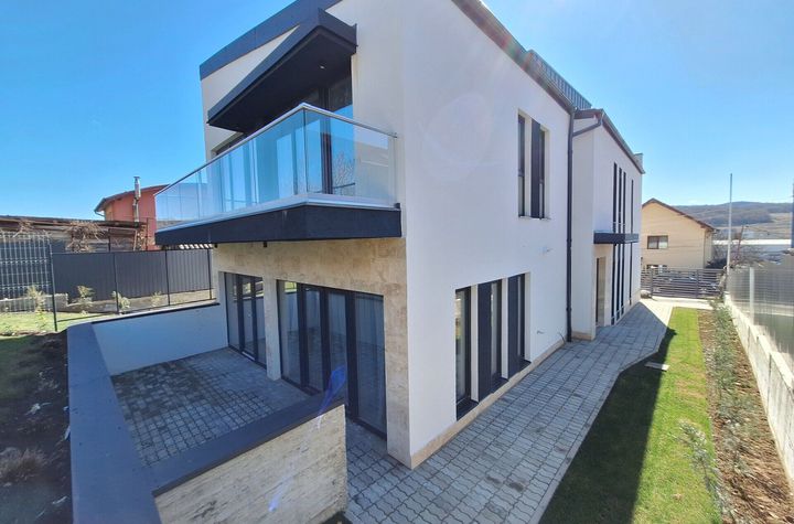 Duplex nou, 154 mp, luminos si retras, zona Lidl -Dambul Rotund anunturi imobiliare Cluj