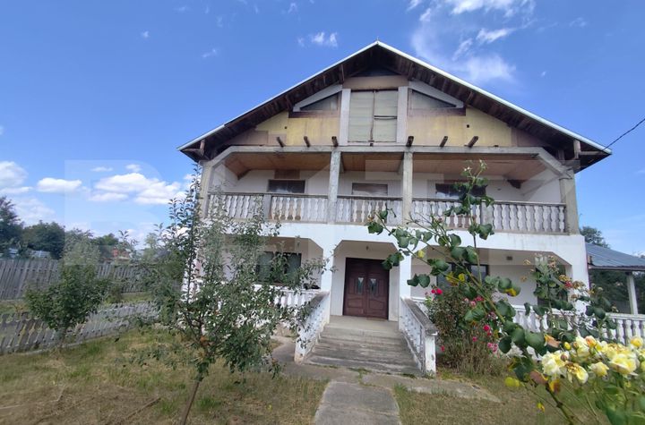 Vilă - 5 camere de vanzare IASI - Iasi anunturi imobiliare Iasi