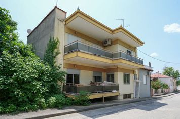 Parter 124 mp, 3 dormitoare — centrul Drama anunturi imobiliare Grecia