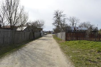 Suseni - Teren intravilan rezidential, suprafata 4000 mp anunturi imobiliare Arges