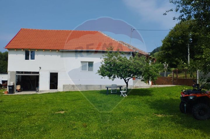 Casă  de vânzare în Dragu  jud. Sălaj  teren 1400 mp. anunturi imobiliare Salaj