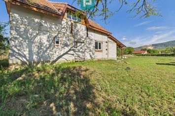 Casă cu panoramă spre dealurile Șiriei anunturi imobiliare Arad